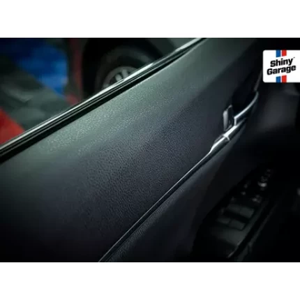 Защитный спрей для интерьерного пластика с матовым эффектом Shiny Garage Interior Plastic Protectant Matt, 500мл